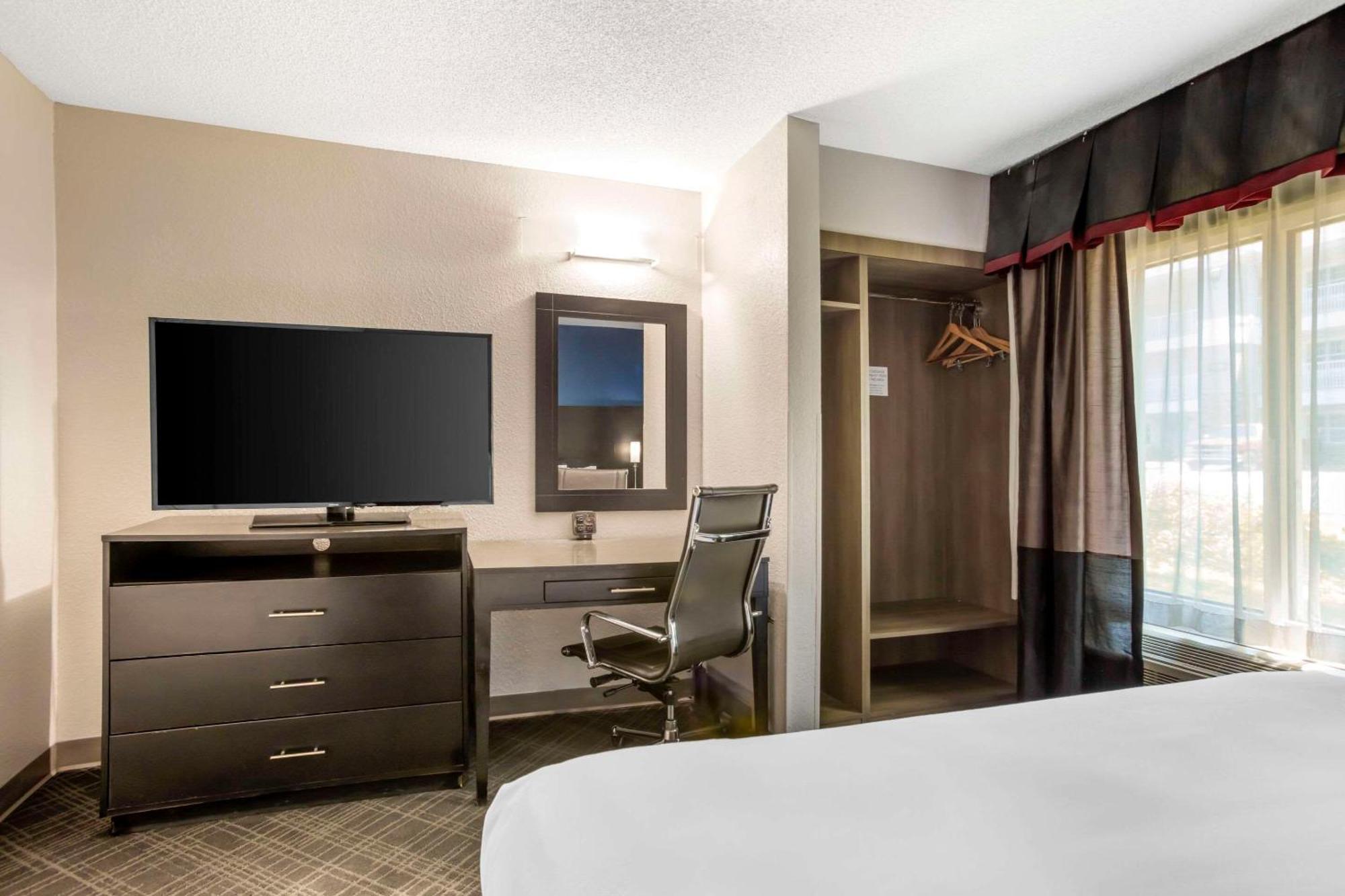 Comfort Suites Nashville Airport - Bna Εξωτερικό φωτογραφία