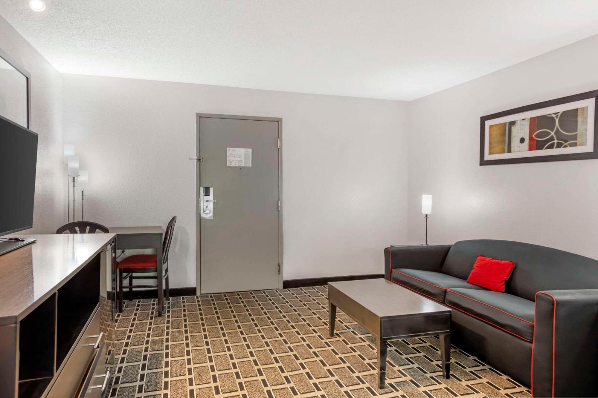 Comfort Suites Nashville Airport - Bna Εξωτερικό φωτογραφία