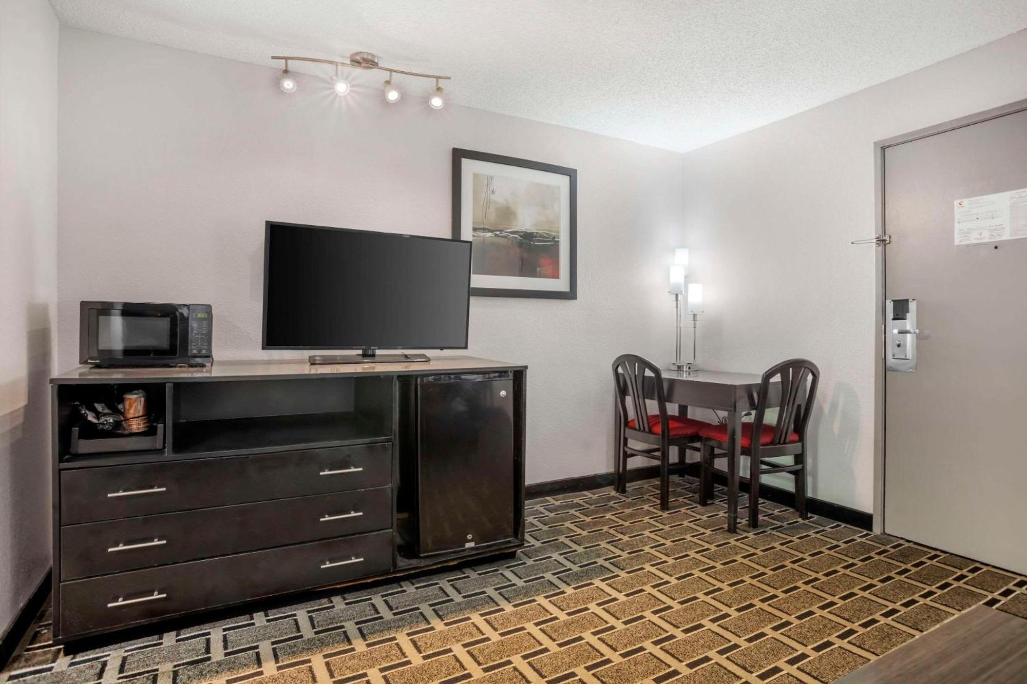 Comfort Suites Nashville Airport - Bna Εξωτερικό φωτογραφία